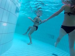 Stunning Teen With Beautifull Ass Underwater