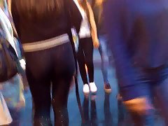 Blonde Bit Ass Spandex, Culo Marcando Calzon