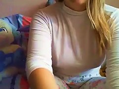 Teen In Pyjama Masturbating